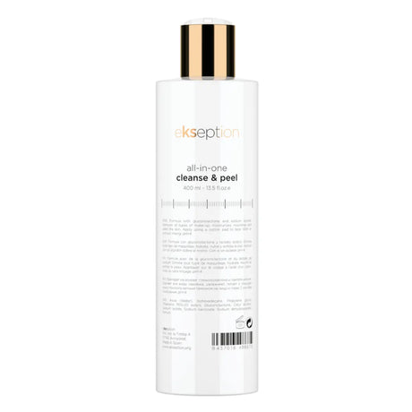 Vit flaska med svart text, stående på ljus bakgrund – en återfuktande rengöring med exfolierande effekt som inte täpper igen porerna.