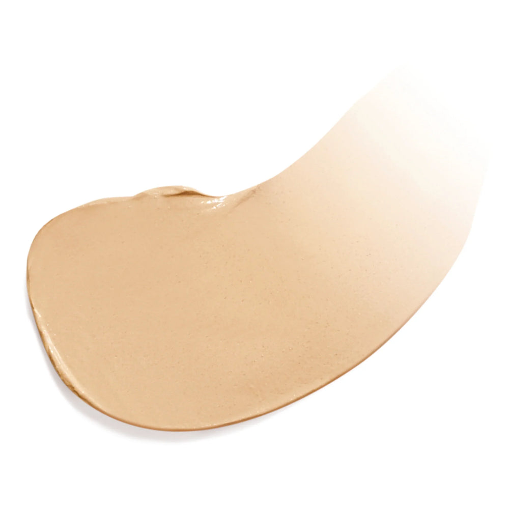 Färgad fuktighetskräm i nyansen Medium Light, vit bakgrund.