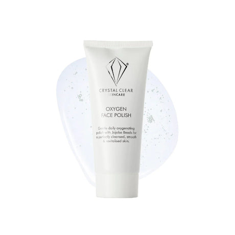 Vit tub med svart text, stående på ljus bakgrund – en peeling som tar bort döda hudceller och ger en jämnare hudton.